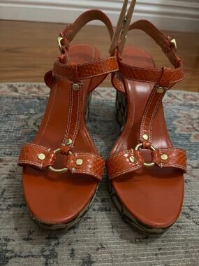 Vintage COACH Mary Alice Orange Faux Python Leather T-Strap Wedge Sandals Sz 10